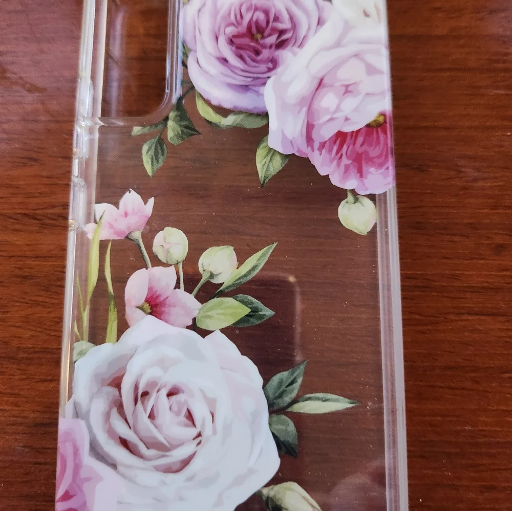 2 Galaxy S22 phone covers